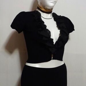 Black on Black ⚫️ size small cropped top beautiful two hooks front